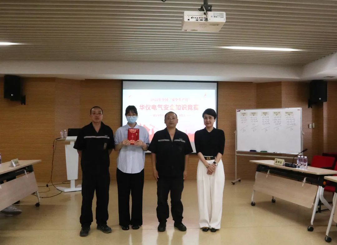 1656379084844076925.jpg 640 (7).jpg